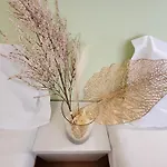 Petit Hotel