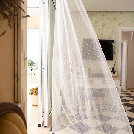 Petit Royal Отель