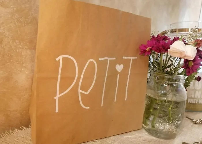 Petit Royal Отель 2*